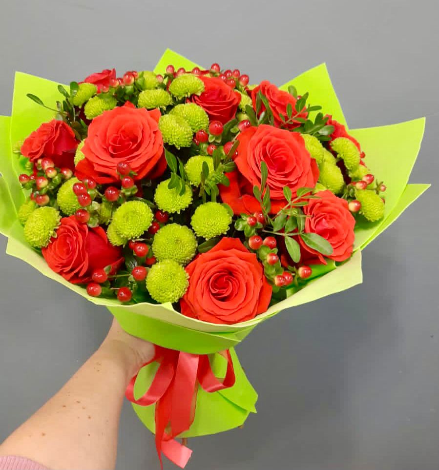 Букет цветов из: Хризантемы и Розы в Ключах Омской области