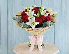 Букет цветов из:  Лилии и Розы в Ключах Омской области