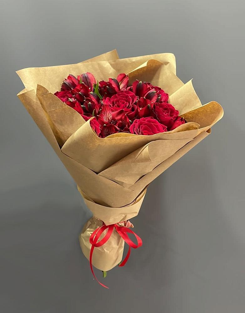 Букет цветов из: Альстромерии и Розы в Ключах Омской области