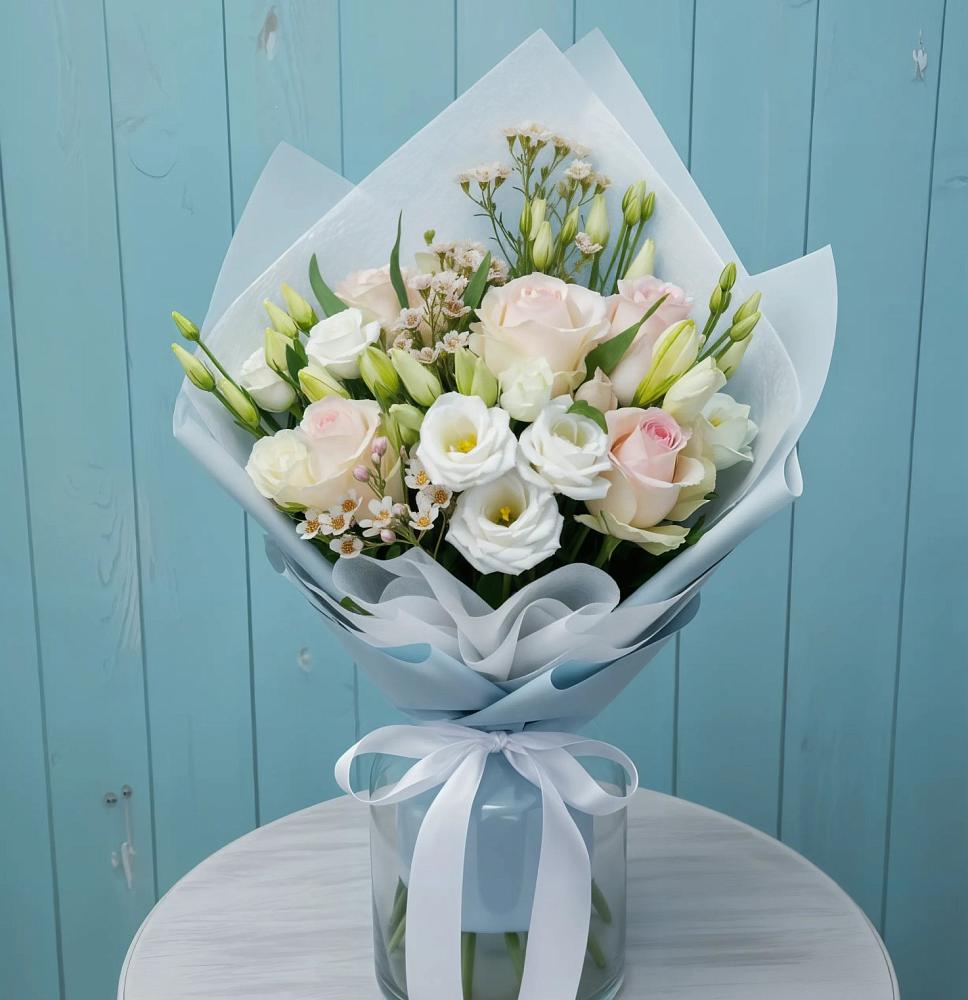 Букет цветов из: Розы и Лизиантусы в Ключах Омской области