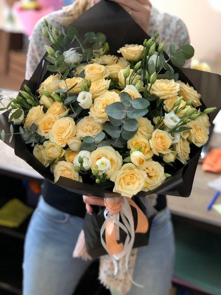 Букет цветов из: Розы и Лизиантусы в Ключах Омской области