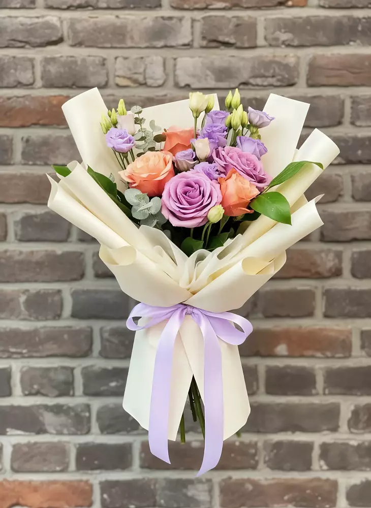 Букет цветов из: Лизиантусы и Розы в Ключах Омской области