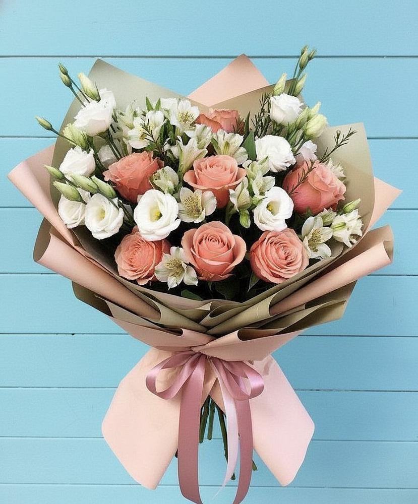 Букет цветов из: Розы, Альстромерии и Лизиантусы в Ключах Омской области