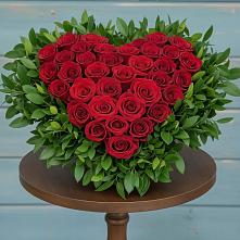 Цветочная композиция из Розы в виде сердца в Ключах Омской области