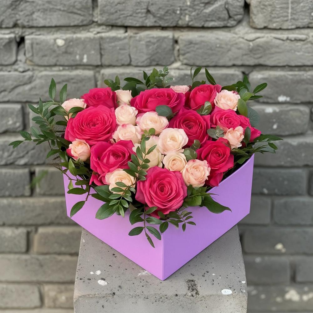 Цветочная композиция из Розы в коробке в Ключах Омской области