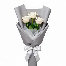 Букет 3 белые розы в Ключах Омской области