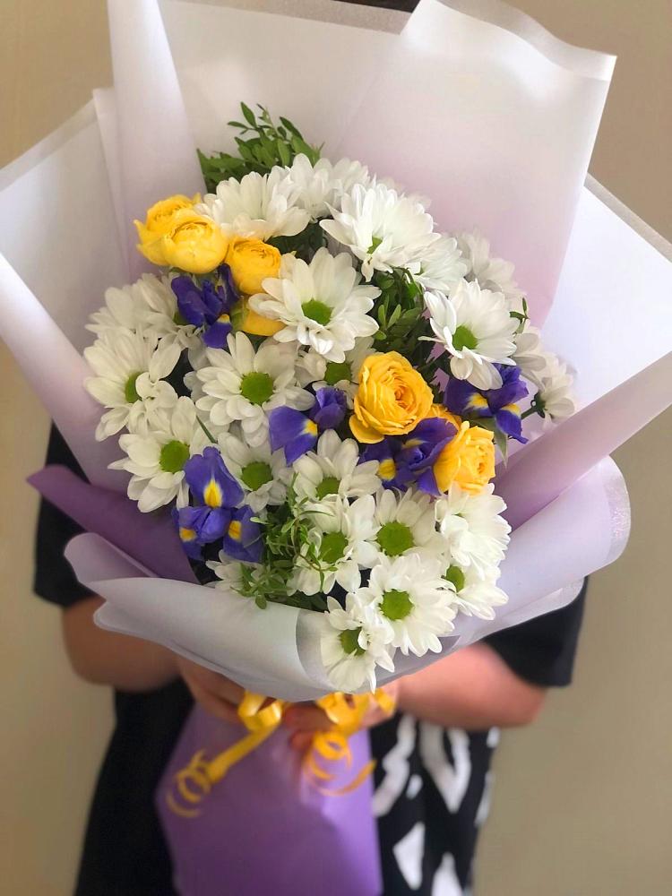 Букет цветов из: Ирисы, Хризантемы и Розы в Ключах Омской области