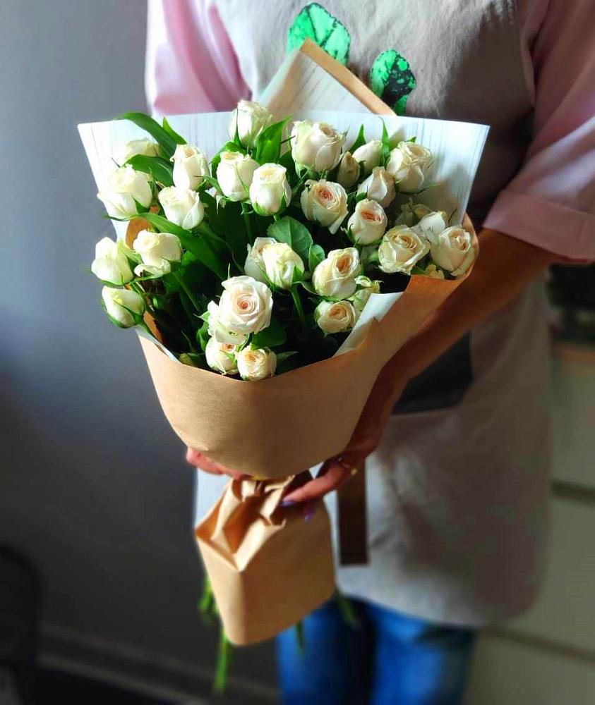 Букет цветов из: Розы в Ключах Омской области