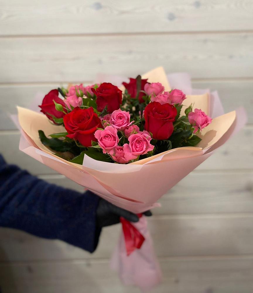 Букет цветов из: Розы в Ключах Омской области