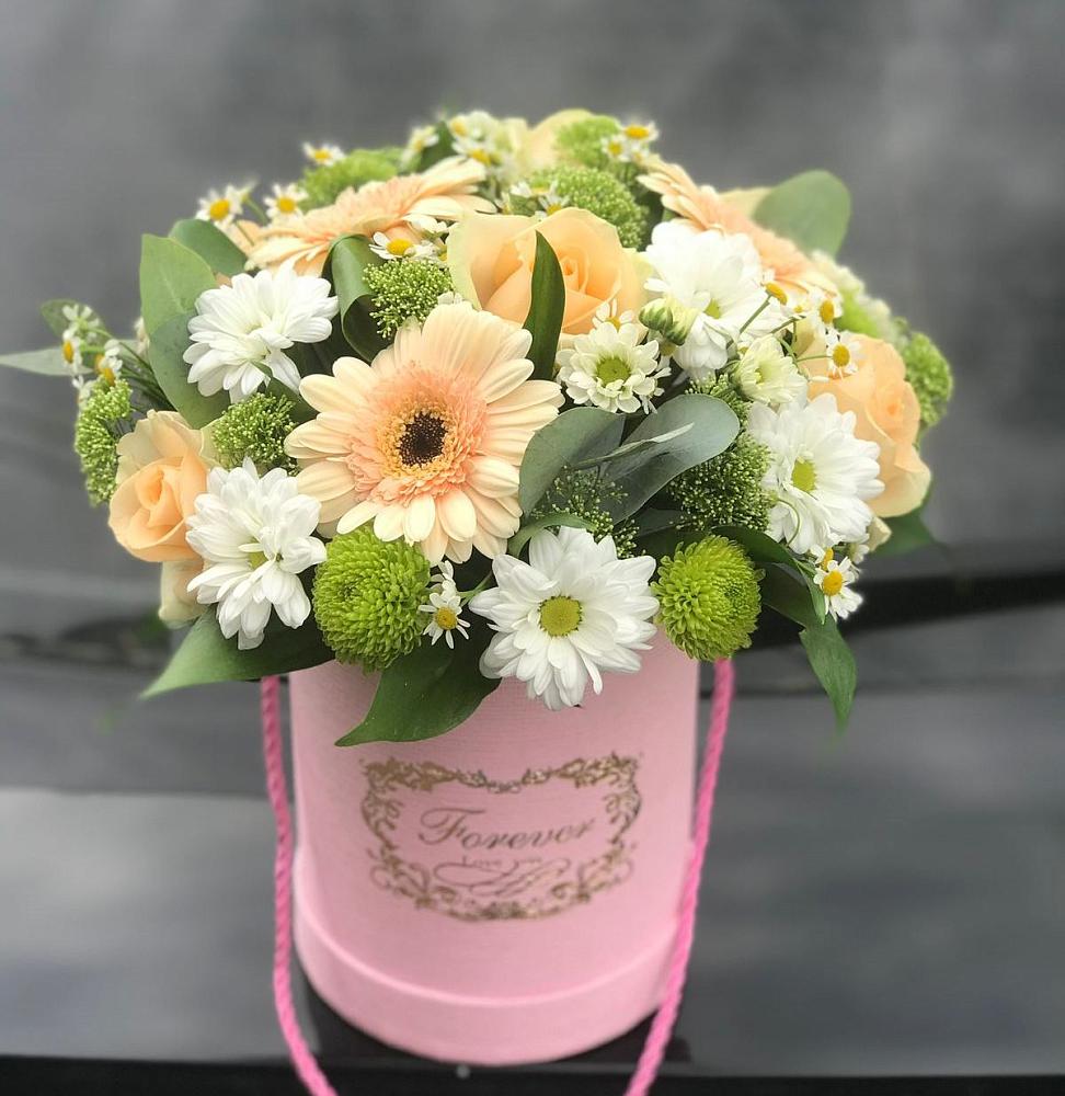 Цветочная композиция из Розы, Герберы и Хризантемы в шляпной коробке в Ключах Омской области