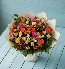 Букет Микс из разноцветных кустовых роз в Ключах Омской области