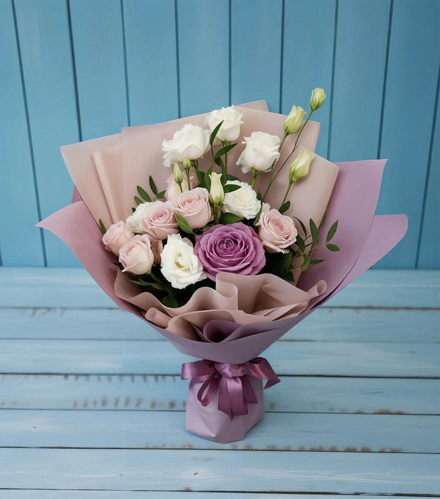 Букет цветов из: Розы и Лизиантусы в Ключах Омской области