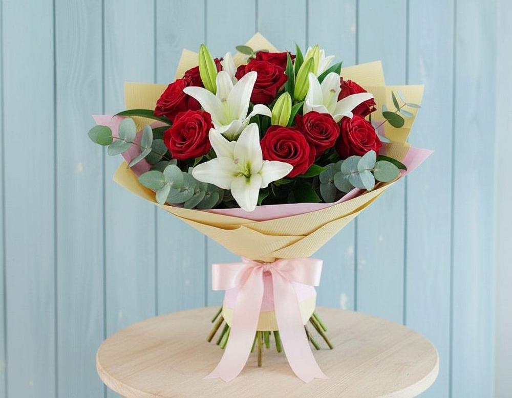 Букет цветов из: Лилии и Розы в Ключах Омской области